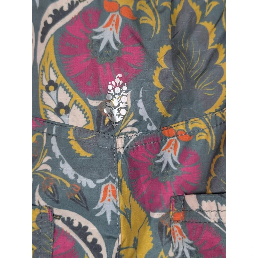 FP Movement Off The Grid Shorts Womens S Floral Gorpcore Parachute Utility‎